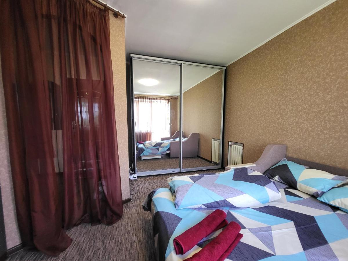 2кімнатна квартира в центрі Дніпра біля Госпіталю 2rooms Apartment in downtown Дніпро Екстер'єр фото